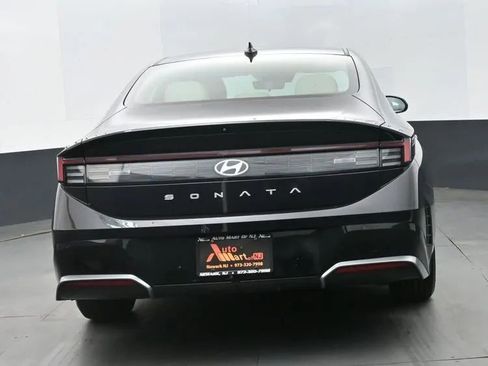Used 2024 Hyundai Sonata SEL FWD image 8