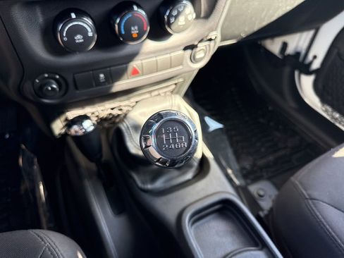 Used 2017 Jeep Wrangler Unlimited Sport w/ Quick Order Package 23S AWD/4WD image 16