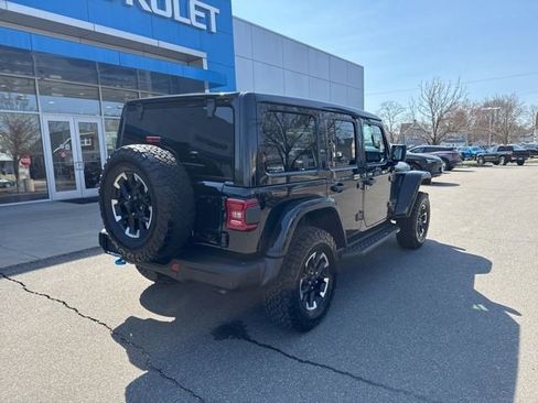 Used 2024 Jeep Wrangler Unlimited Rubicon 4xe AWD/4WD image 6