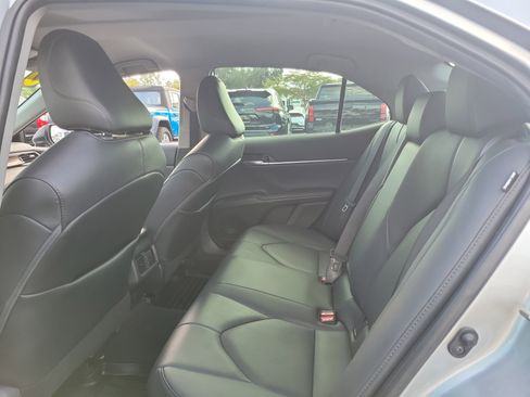 Used 2020 Toyota Camry XLE image 13