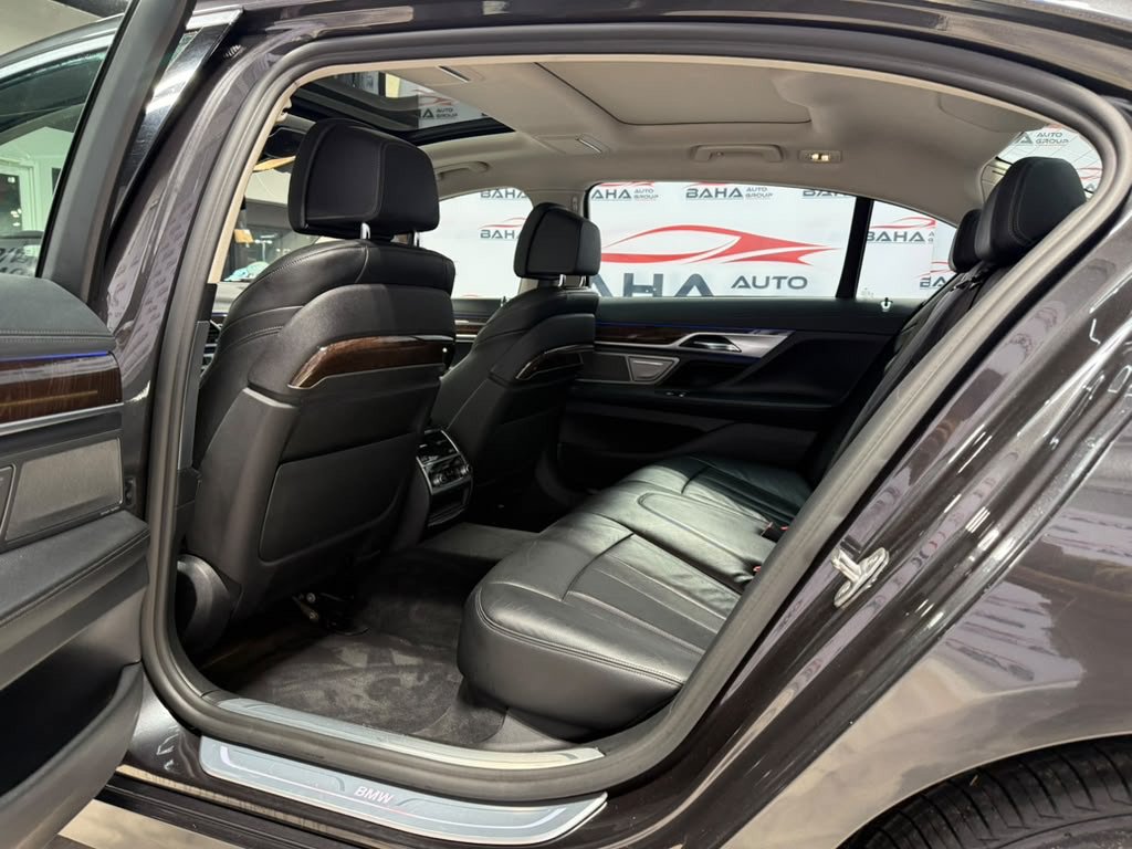 Used 2020 BMW 740i xDrive w/ Cold Weather Package AWD/4WD image 37