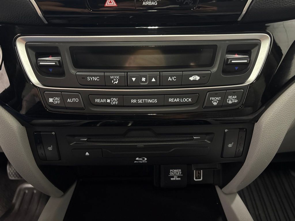 Used 2022 Honda Pilot Touring image 18