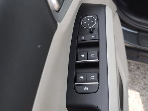 Used 2025 Kia Soul LX w/ LX Technology Package FWD image 18