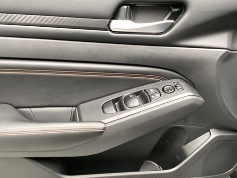 Used 2022 Nissan Altima 2.5 SR image 9