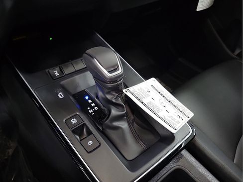 Used 2026 Toyota Corolla Cross XLE w/ Convenience Package image 11