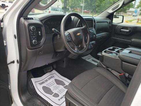 Used 2022 Chevrolet Silverado 1500 Custom w/ LPO, Dark Essentials Package AWD/4WD image 9