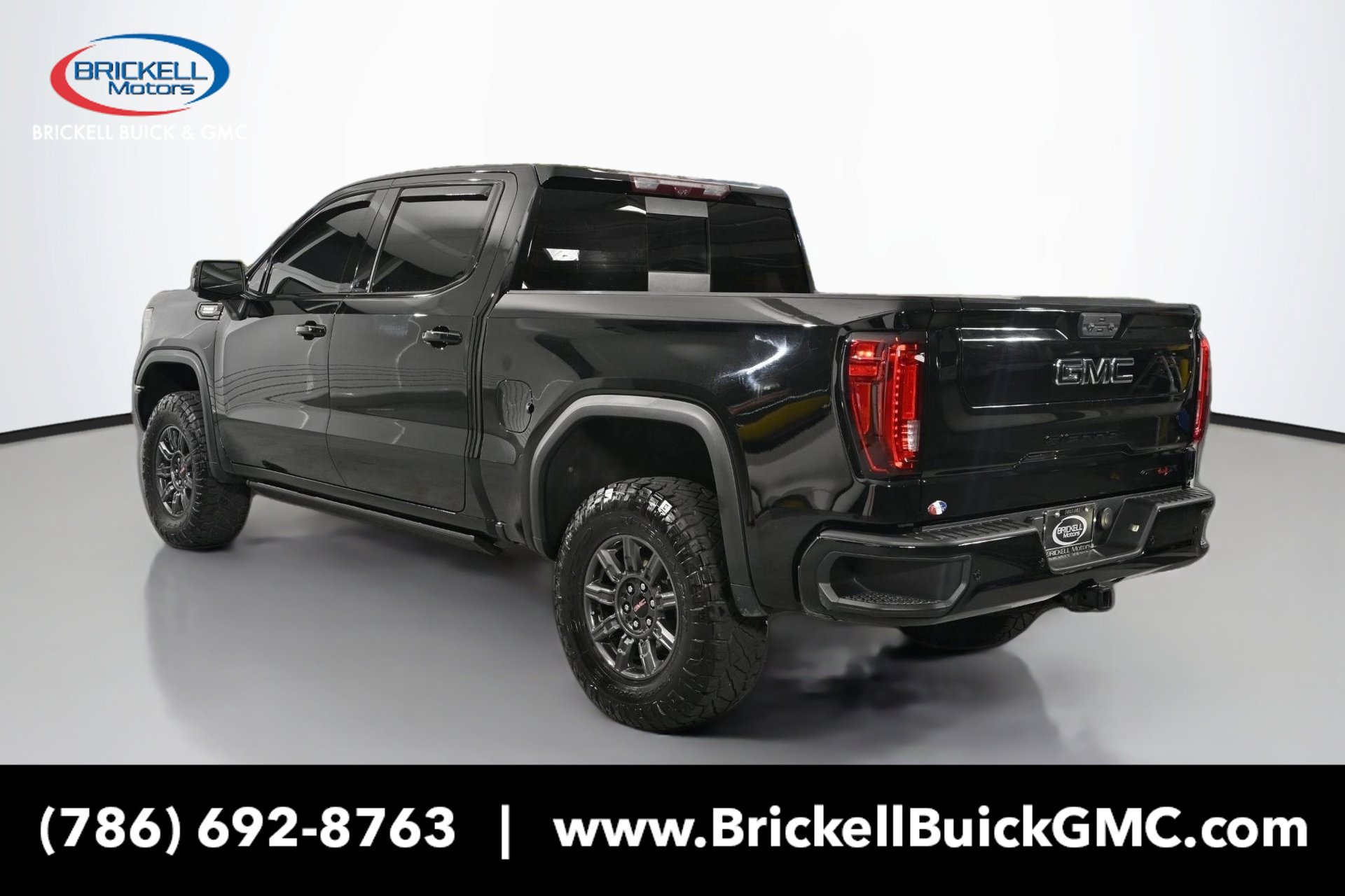 Used 2024 GMC Sierra 1500 AT4X AWD/4WD image 3