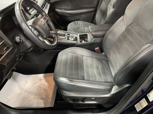 Used 2022 Mitsubishi Outlander SE image 10