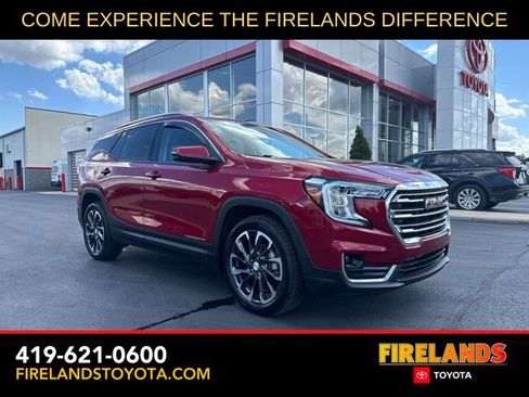 Used 2023 GMC Terrain SLT FWD image 1