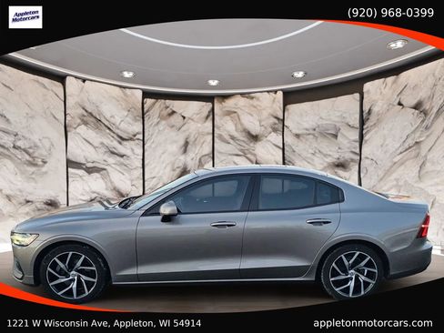 Used 2019 Volvo S60 T5 Momentum w/ Premium Package image 11