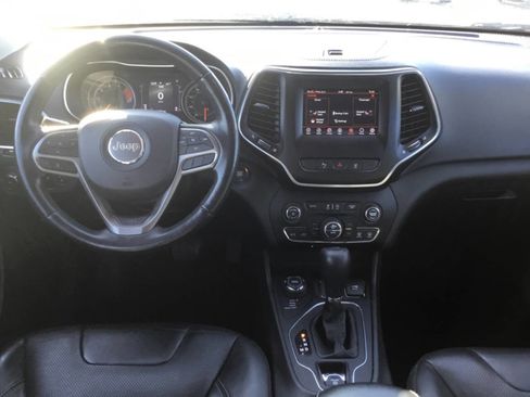 Used 2020 Jeep Cherokee Latitude Lux w/ Comfort/Convenience Group image 10