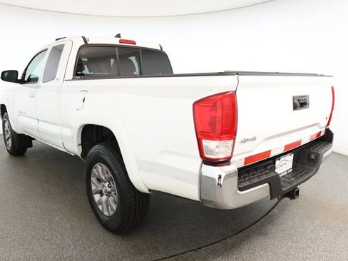 Used 2017 Toyota Tacoma SR5 image 6