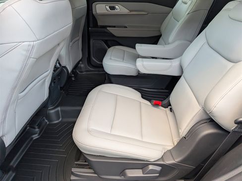 New 2025 Ford Explorer Active w/ Active Comfort Package image 29