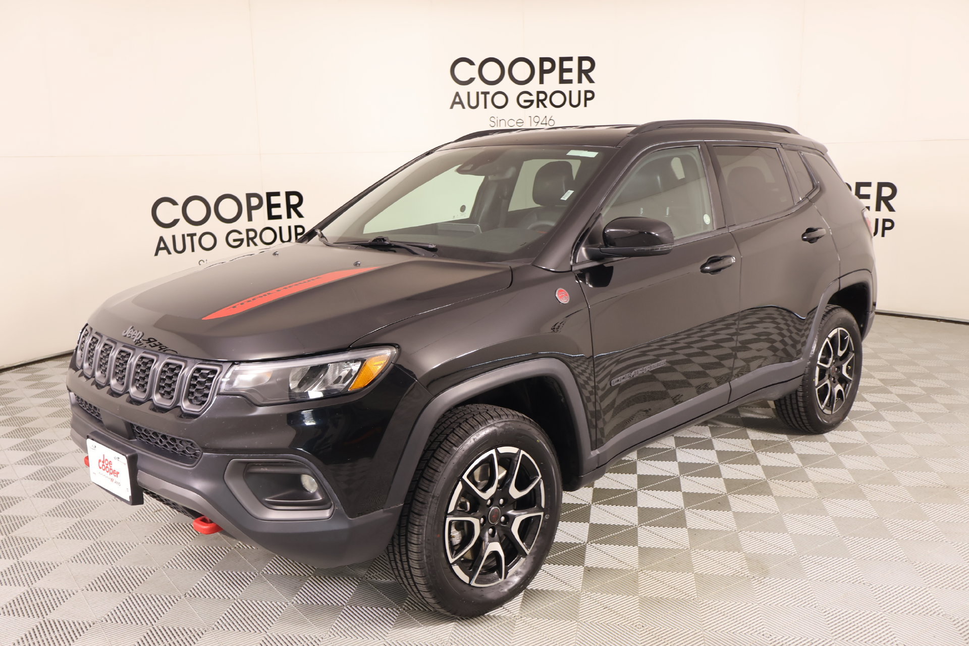 Used 2025 Jeep Compass Trailhawk AWD/4WD image 9