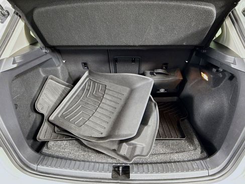 Used 2022 Volkswagen Taos SEL w/ Panoramic Sunroof Package image 25