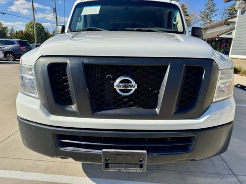 Used 2018 Nissan NV 3500 S image 3