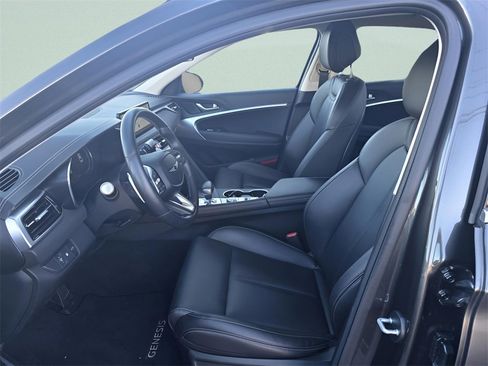 Used 2025 Genesis G70 2.5T image 12