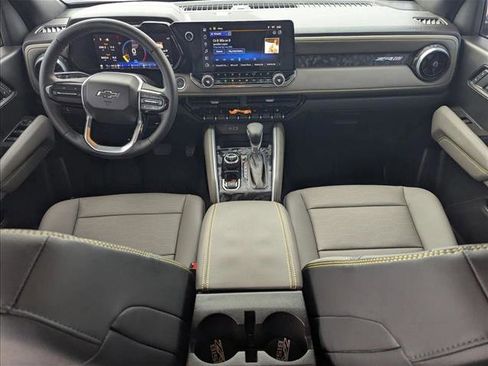 Used 2025 Chevrolet Colorado ZR2 w/ Technology Package image 16