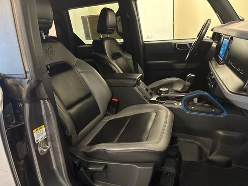 Used 2023 Ford Bronco Black Diamond w/ Sasquatch Package AWD/4WD image 29