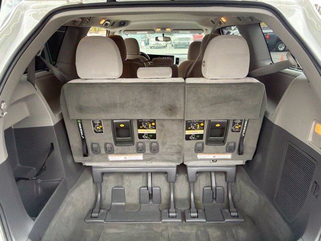 Used 2016 Toyota Sienna LE FWD image 11