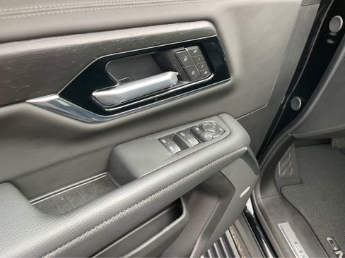 Used 2026 GMC Yukon Denali w/ Sun & Power Step Package AWD/4WD image 11