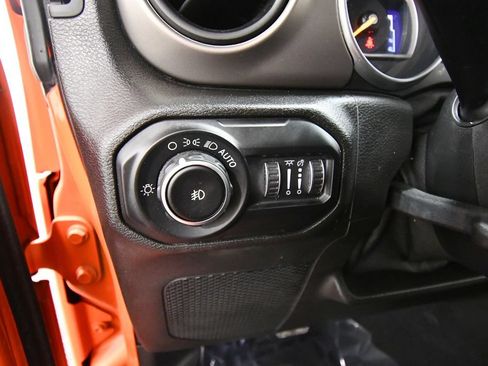 Used 2018 Jeep Wrangler Unlimited Sport S AWD/4WD image 18