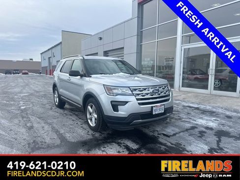 Used 2019 Ford Explorer XLT image 1