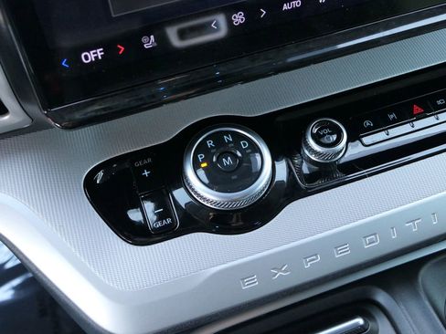 Used 2025 Ford Expedition Max Active image 22