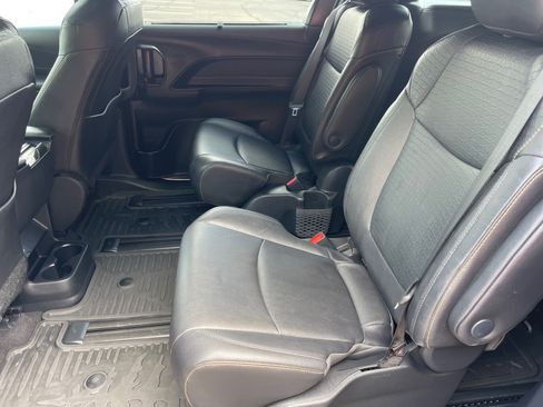 Used 2025 Toyota Sienna XLE Woodland Edition AWD/4WD image 12