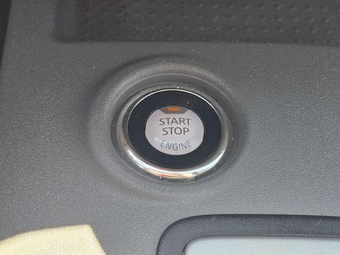 Used 2021 Nissan Frontier SV AWD/4WD image 17