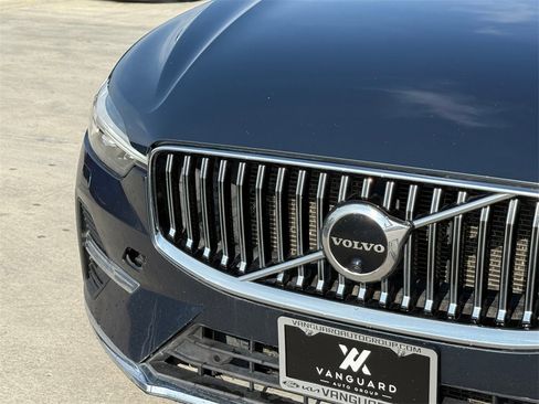 Used 2023 Volvo XC60 B5 Plus w/ Protection Package Premier image 4
