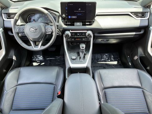 Used 2024 Toyota RAV4 XSE AWD/4WD image 9