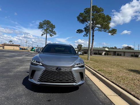 Used 2025 Lexus RX 350 FWD w/ Technology Package image 3