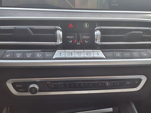 Used 2023 BMW X5 xDrive40i w/ M Sport Package image 9