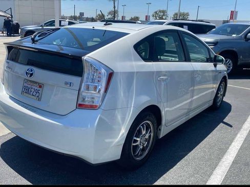 Used 2011 Toyota Prius Two FWD image 3