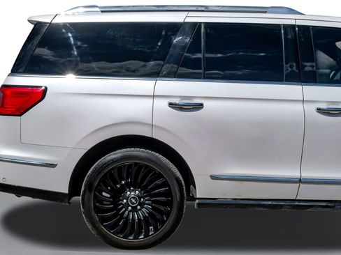 Used 2018 Lincoln Navigator Black Label image 6
