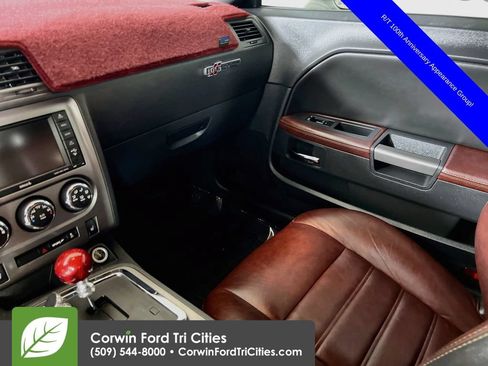 Used 2014 Dodge Challenger R/T RWD image 25