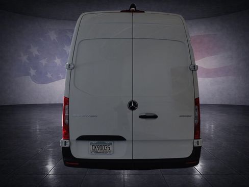 Used 2023 Mercedes-Benz Sprinter 3500 image 4