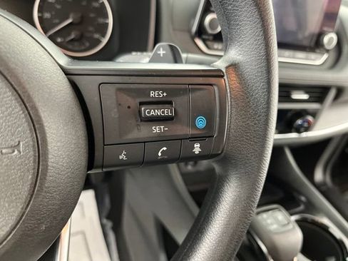 Used 2024 Nissan Rogue SV FWD image 23