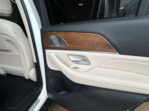 Used 2024 Mercedes-Benz GLE 450 4MATIC image 39