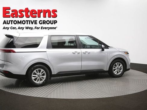 Used 2022 Kia Carnival LX image 42