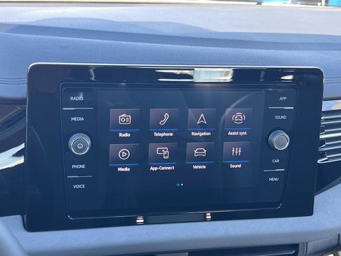 Certified 2025 Volkswagen Jetta SE image 13