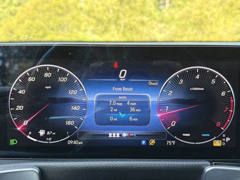 Used 2025 Mercedes-Benz GLB 250 4MATIC image 13