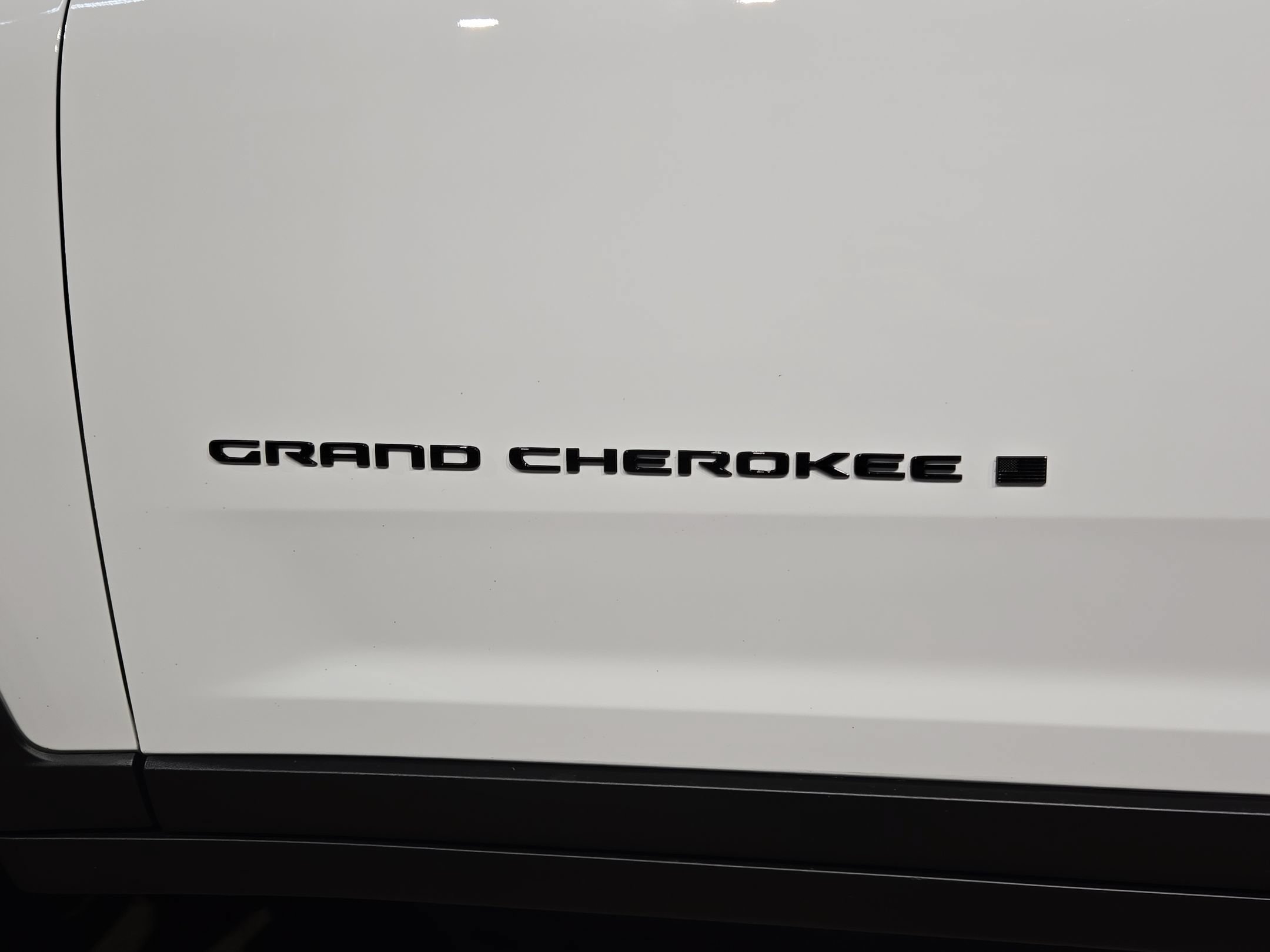 Used 2025 Jeep Grand Cherokee Altitude AWD/4WD image 36