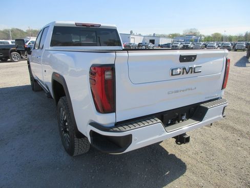 New 2026 GMC Sierra 3500 Denali Ultimate AWD/4WD image 9