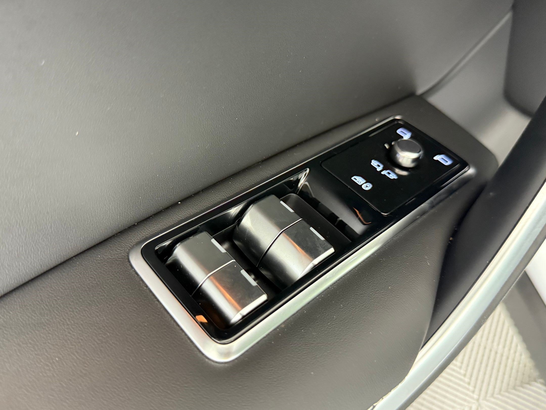 New 2026 Jaguar F-PACE R-Dynamic S AWD/4WD image 14