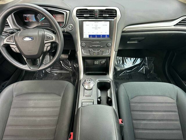 Used 2020 Ford Fusion SE FWD image 16