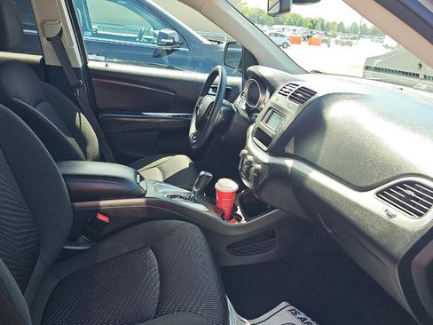 Used 2019 Dodge Journey SE FWD image 10