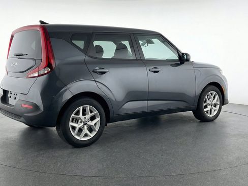 Used 2025 Kia Soul LX w/ LX Technology Package FWD image 9