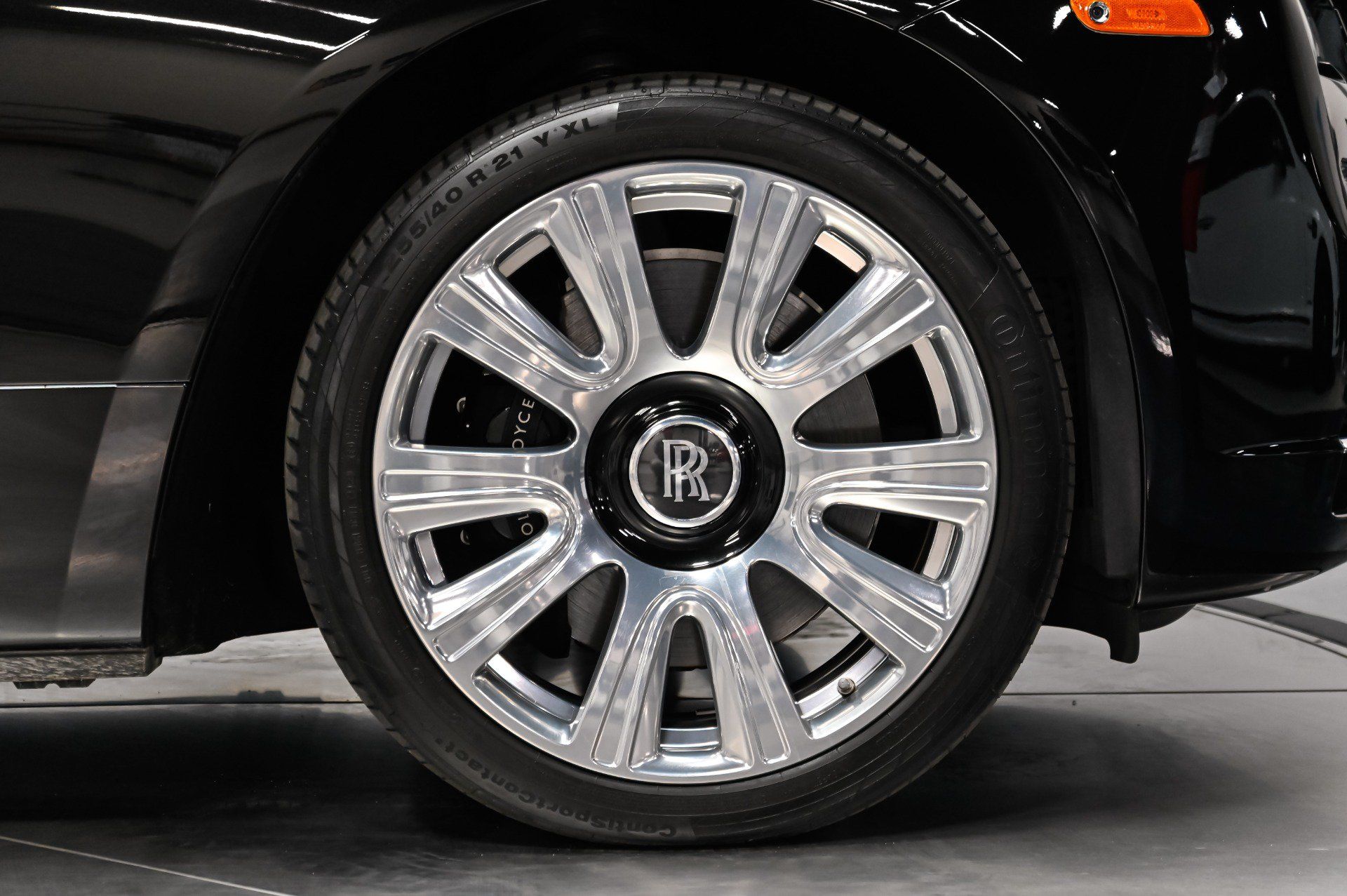 Used 2017 Rolls-Royce Dawn RWD image 28